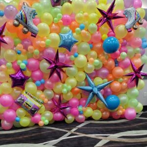 90’s Theme Balloon Wall
